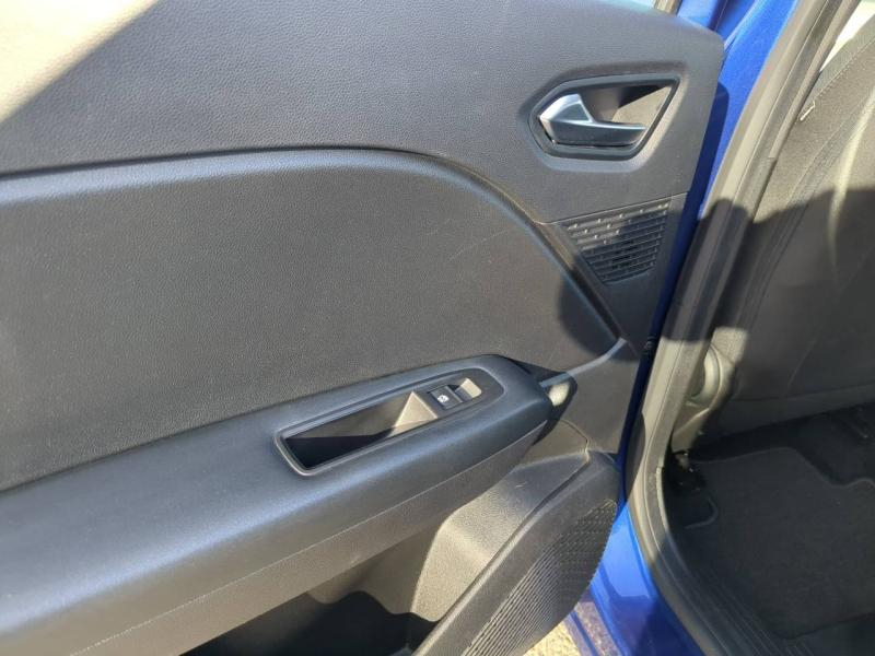 Photo 11 de l’annonce de RENAULT Captur d’occasion à vendre à ARLES