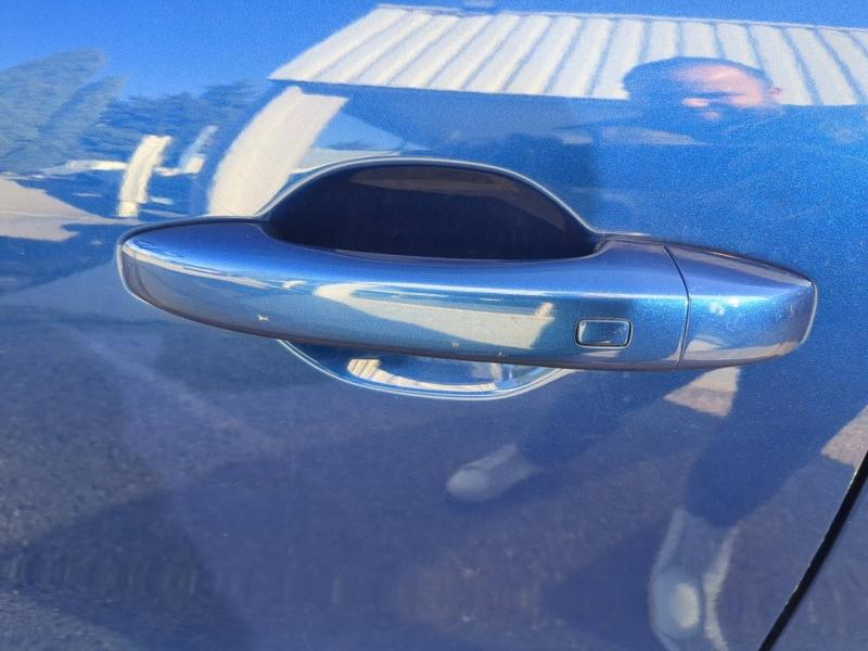 Photo 12 de l’annonce de RENAULT Captur d’occasion à vendre à ARLES