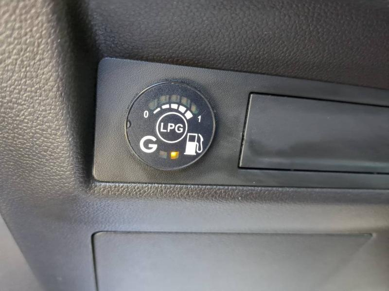 Photo 15 de l’annonce de RENAULT Captur d’occasion à vendre à ARLES