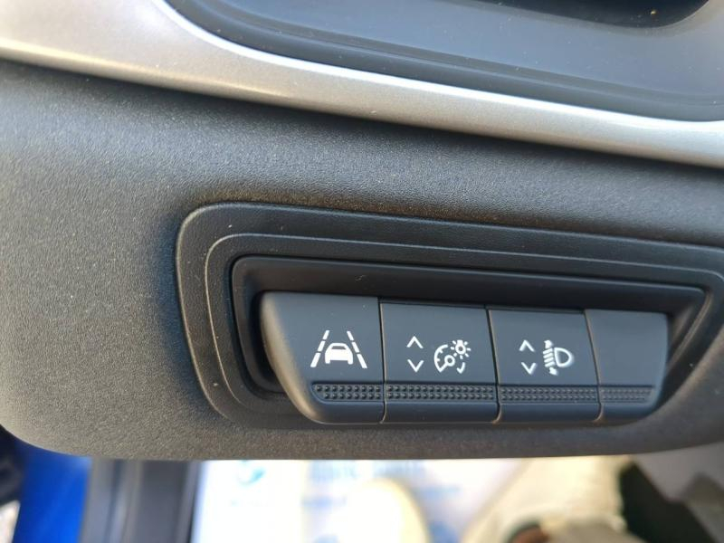 Photo 16 de l’annonce de RENAULT Captur d’occasion à vendre à ARLES