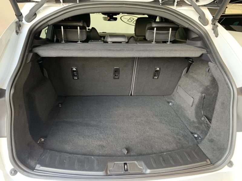 Photo 9 de l’annonce de JAGUAR E-Pace d’occasion à vendre à CHENNEVIÈRES-SUR-MARNE