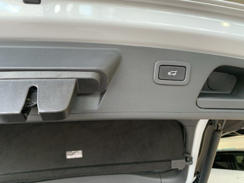 Photo 10 de l’annonce de JAGUAR E-Pace d’occasion à vendre à CHENNEVIÈRES-SUR-MARNE