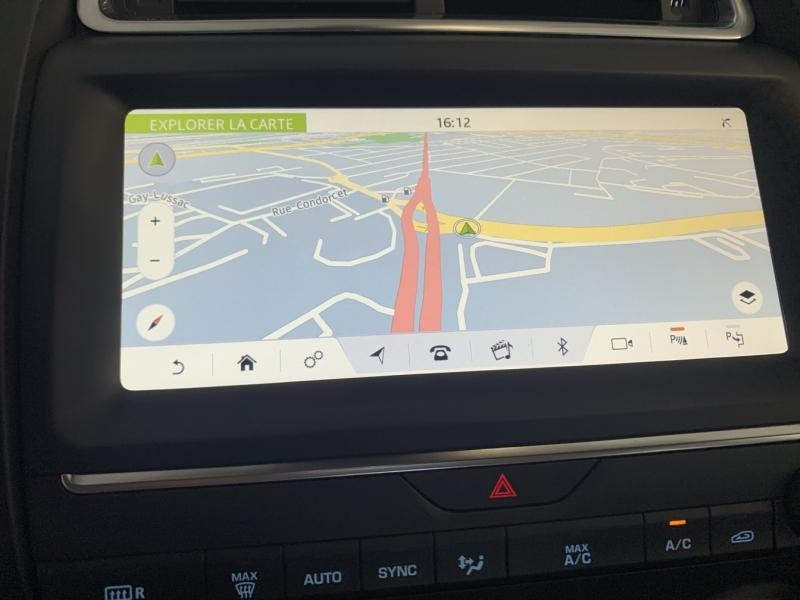 Photo 17 de l’annonce de JAGUAR E-Pace d’occasion à vendre à CHENNEVIÈRES-SUR-MARNE