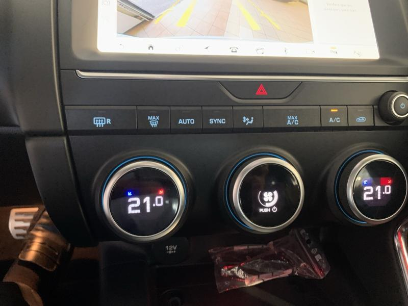 Photo 19 de l’annonce de JAGUAR E-Pace d’occasion à vendre à CHENNEVIÈRES-SUR-MARNE