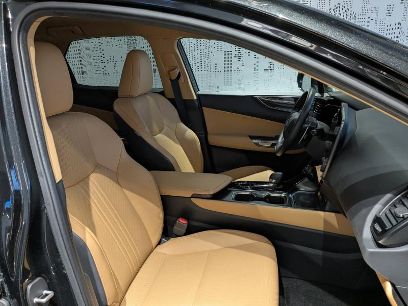 Photo 11 de l’annonce de LEXUS NX d’occasion à vendre à AUBIÈRE