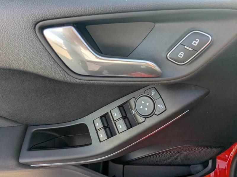 Photo 11 de l’annonce de FORD Fiesta d’occasion à vendre à FRÉJUS