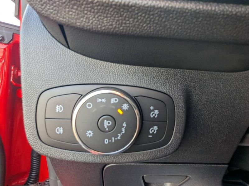 Photo 13 de l’annonce de FORD Fiesta d’occasion à vendre à FRÉJUS