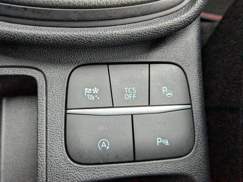 Photo 20 de l’annonce de FORD Fiesta d’occasion à vendre à FRÉJUS