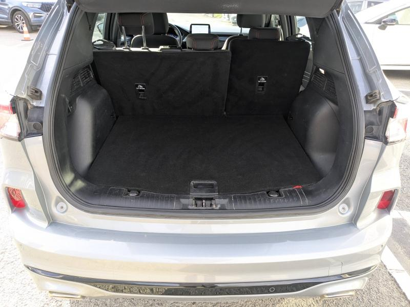 Photo 9 de l’annonce de FORD Kuga d’occasion à vendre à DRAGUIGNAN