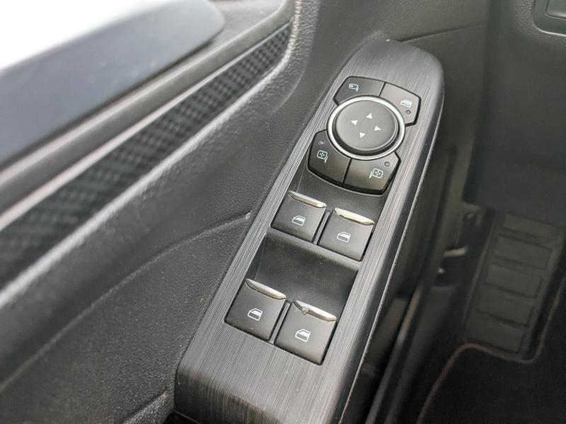 Photo 16 de l’annonce de FORD Kuga d’occasion à vendre à DRAGUIGNAN