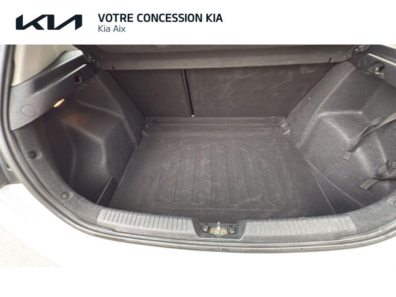 group.seo.links.detann.title Photo 12 de l’annonce de KIA Cee'd d’occasion à vendre à AIX-EN-PROVENCE