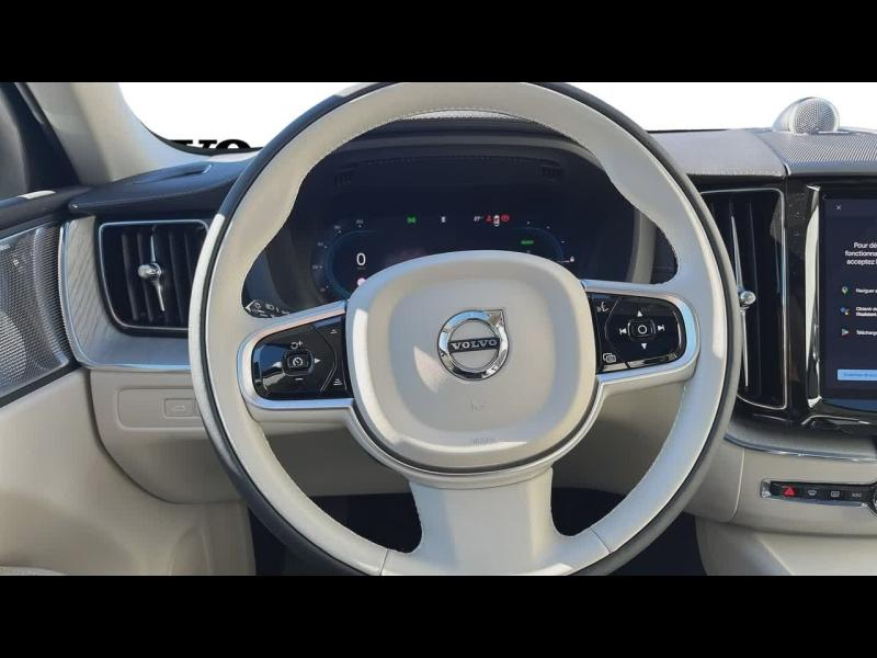 Photo 14 de l’annonce de VOLVO XC60 d’occasion à vendre à TOULON