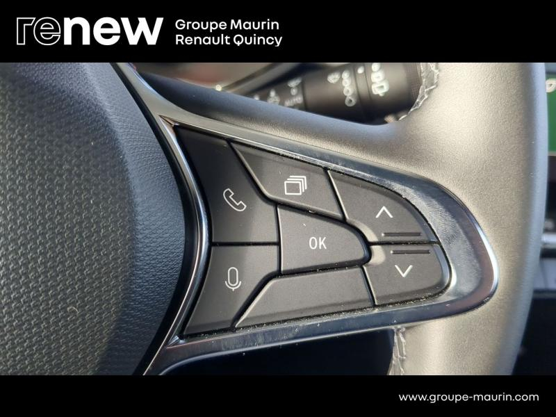 Photo 17 de l’annonce de RENAULT  d’occasion à vendre à QUINCY-SOUS-SÉNART
