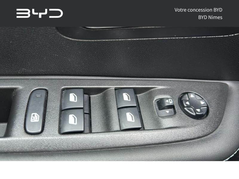 group.seo.links.detann.title Photo 16 de l’annonce de PEUGEOT 208 d’occasion à vendre à NIMES