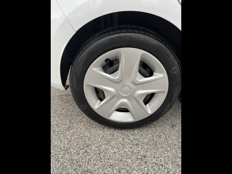 Photo 10 de l’annonce de FORD Fiesta d’occasion à vendre à BRIGNOLES