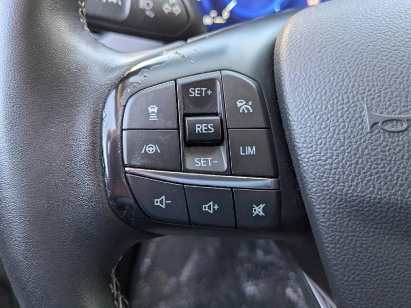 Photo 12 de l’annonce de FORD Focus Active d’occasion à vendre à MARSEILLE