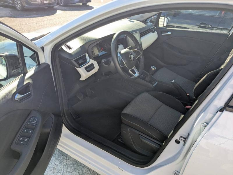 Photo 7 de l’annonce de RENAULT Clio d’occasion à vendre à AUBAGNE