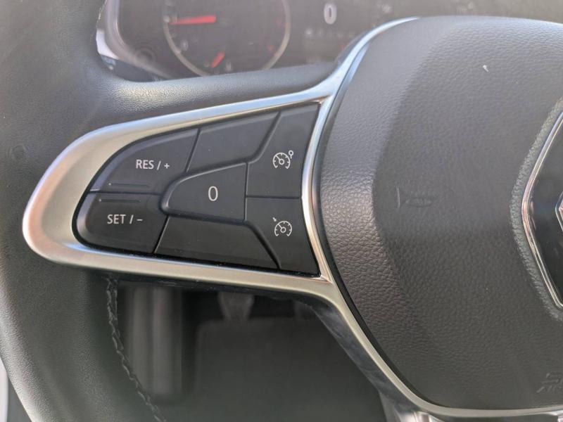 Photo 19 de l’annonce de RENAULT Clio d’occasion à vendre à AUBAGNE