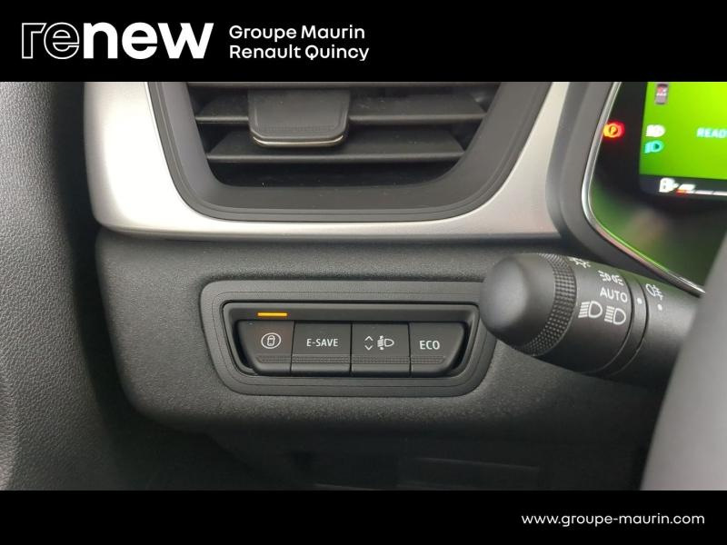 Photo 16 de l’annonce de RENAULT  d’occasion à vendre à QUINCY-SOUS-SÉNART