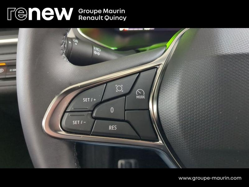 Photo 17 de l’annonce de RENAULT  d’occasion à vendre à QUINCY-SOUS-SÉNART