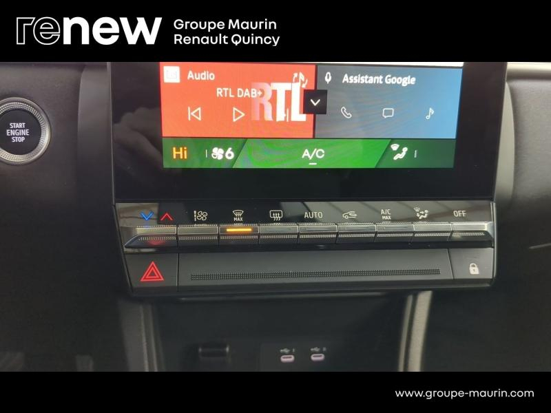 Photo 20 de l’annonce de RENAULT  d’occasion à vendre à QUINCY-SOUS-SÉNART