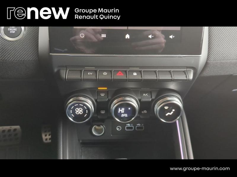 Photo 17 de l’annonce de RENAULT Clio d’occasion à vendre à QUINCY-SOUS-SÉNART