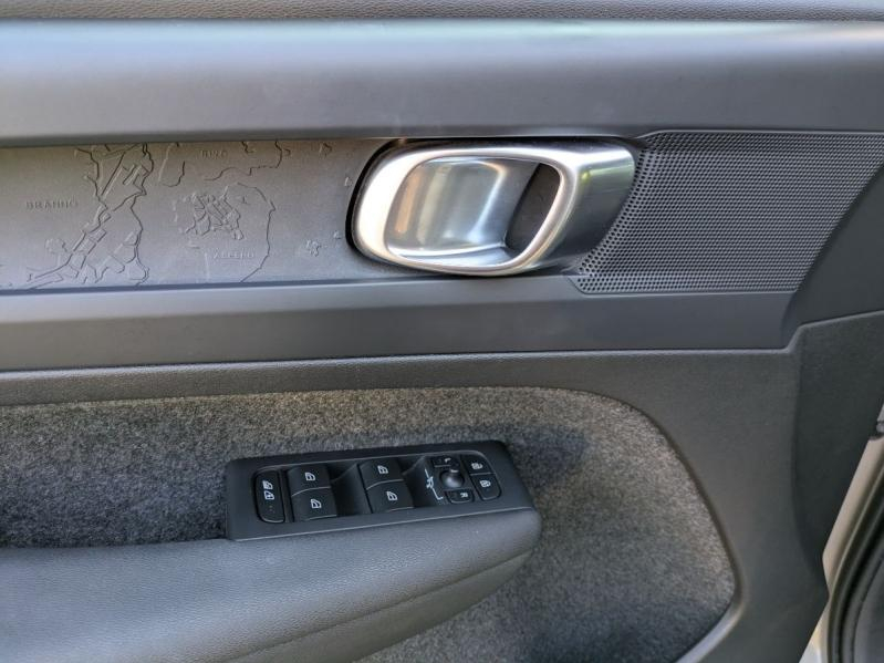 Photo 17 de l’annonce de VOLVO XC40 d’occasion à vendre à AIX-EN-PROVENCE