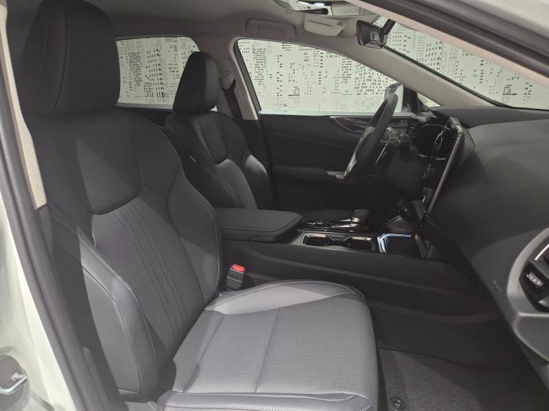 Photo 13 de l’annonce de LEXUS NX d’occasion à vendre à AUBIÈRE