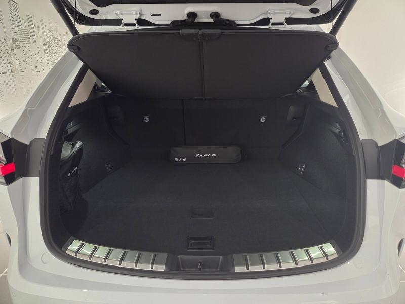 Photo 15 de l’annonce de LEXUS NX d’occasion à vendre à AUBIÈRE