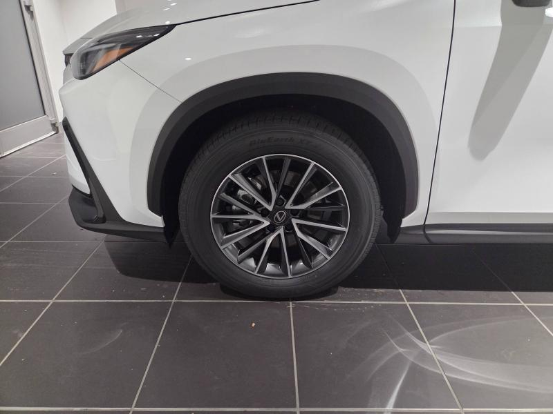 Photo 20 de l’annonce de LEXUS NX d’occasion à vendre à AUBIÈRE
