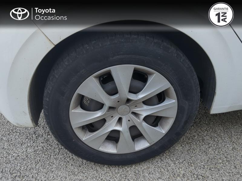 group.seo.links.detann.title Photo 16 de l’annonce de PEUGEOT 208 d’occasion à vendre à NÎMES