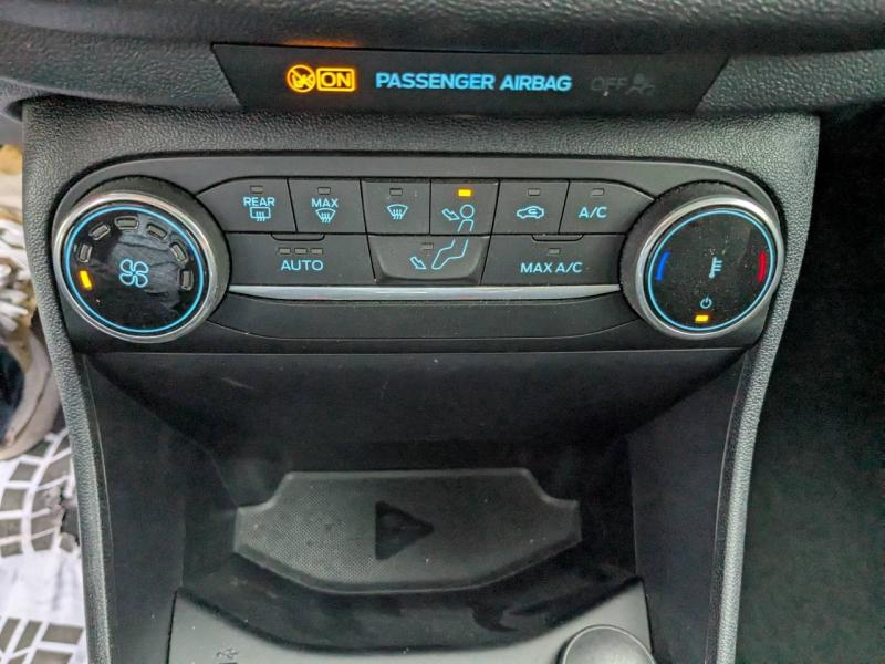 Photo 15 de l’annonce de FORD Fiesta d’occasion à vendre à MARSEILLE