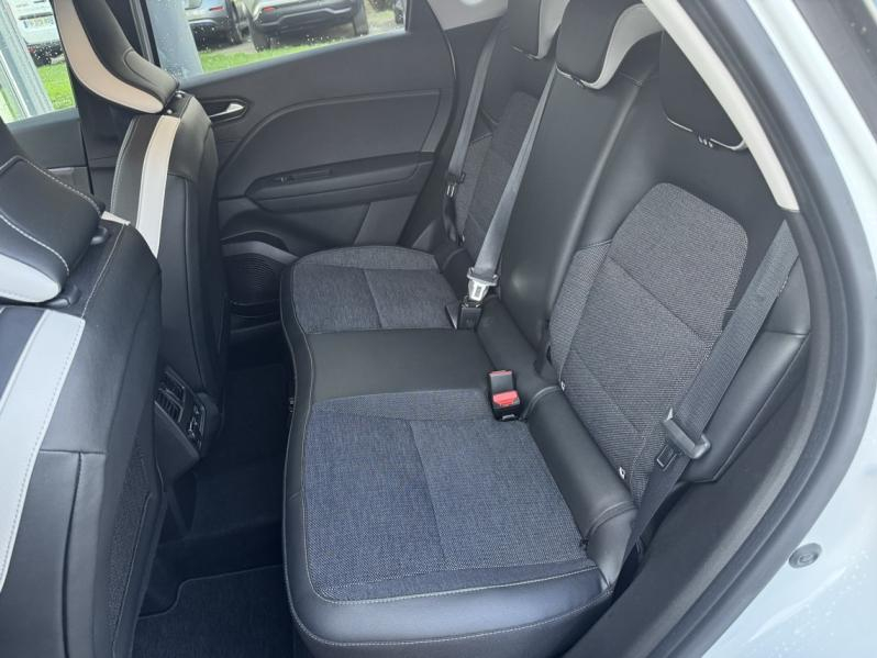 Photo 9 de l’annonce de RENAULT Captur d’occasion à vendre à ANNEMASSE