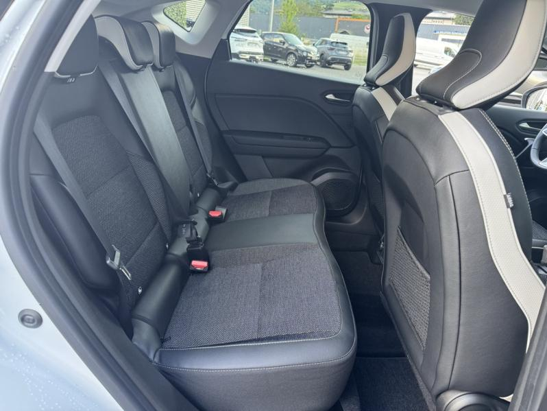 Photo 19 de l’annonce de RENAULT Captur d’occasion à vendre à ANNEMASSE