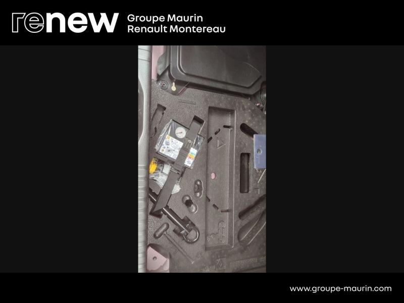 Photo 13 de l’annonce de RENAULT Clio d’occasion à vendre à VARENNES SUR SEINE