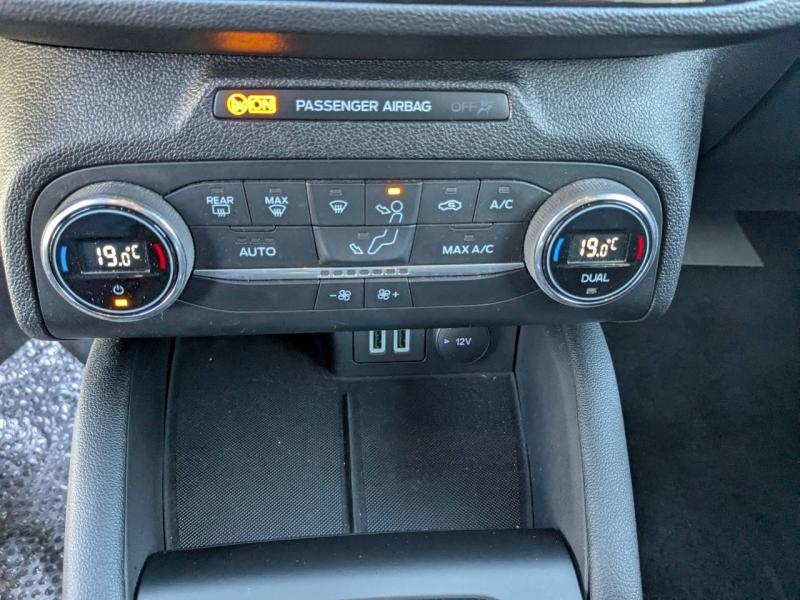 Photo 17 de l’annonce de FORD Focus d’occasion à vendre à MARSEILLE