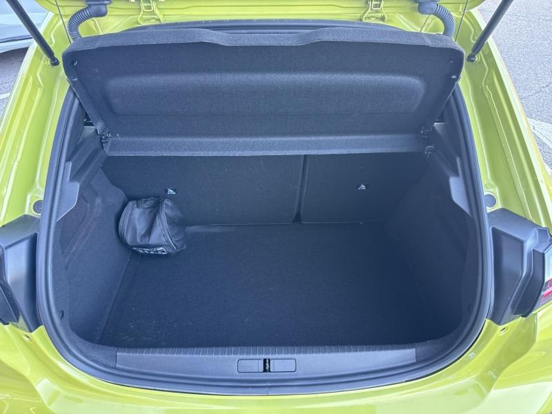 Photo 11 de l’annonce de PEUGEOT 208 d’occasion à vendre à VITROLLES