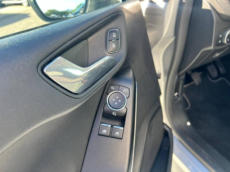 Photo 14 de l’annonce de FORD Fiesta d’occasion à vendre à AUBAGNE