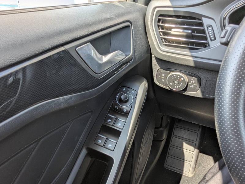 Photo 14 de l’annonce de FORD Focus d’occasion à vendre à AUBAGNE