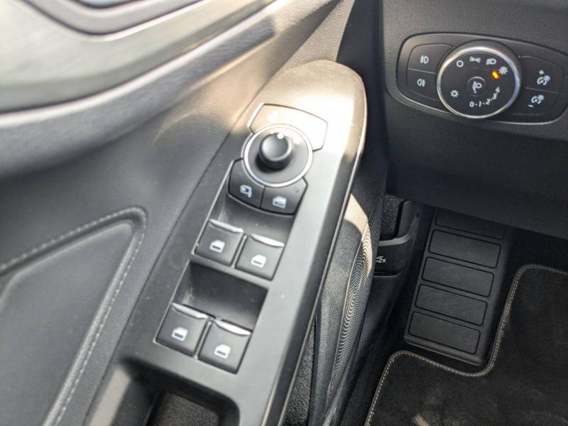 Photo 15 de l’annonce de FORD Focus d’occasion à vendre à AUBAGNE