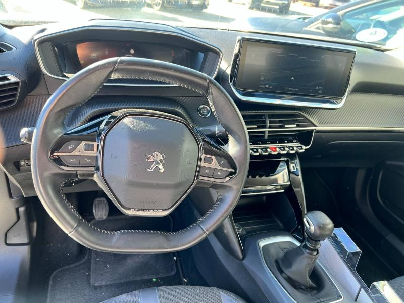 Photo 8 de l’annonce de PEUGEOT 2008 d’occasion à vendre à AUBAGNE