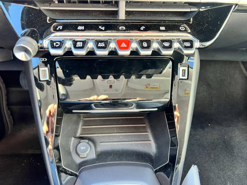 Photo 12 de l’annonce de PEUGEOT 2008 d’occasion à vendre à AUBAGNE