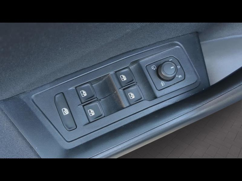 Photo 19 de l’annonce de VOLKSWAGEN T-Roc d’occasion à vendre à NÎMES