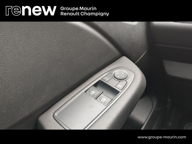 Photo 17 de l’annonce de RENAULT Clio d’occasion à vendre à CHAMPIGNY-SUR-MARNE