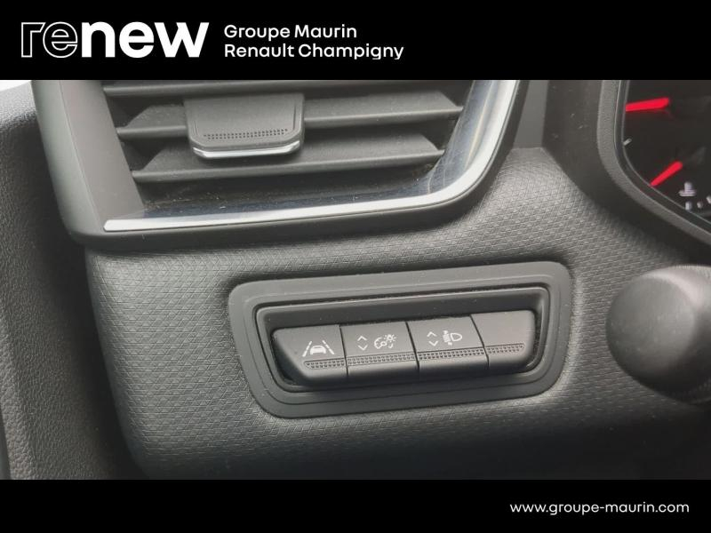 Photo 19 de l’annonce de RENAULT Clio d’occasion à vendre à CHAMPIGNY-SUR-MARNE