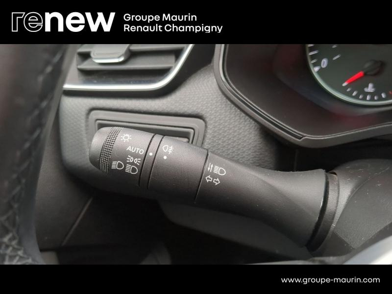 Photo 20 de l’annonce de RENAULT Clio d’occasion à vendre à CHAMPIGNY-SUR-MARNE