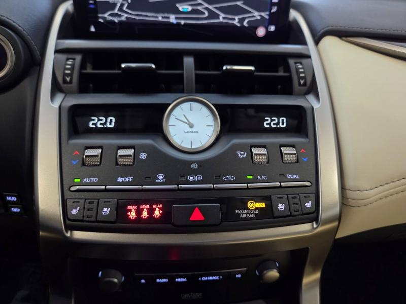 Photo 7 de l’annonce de LEXUS NX d’occasion à vendre à AUBIÈRE