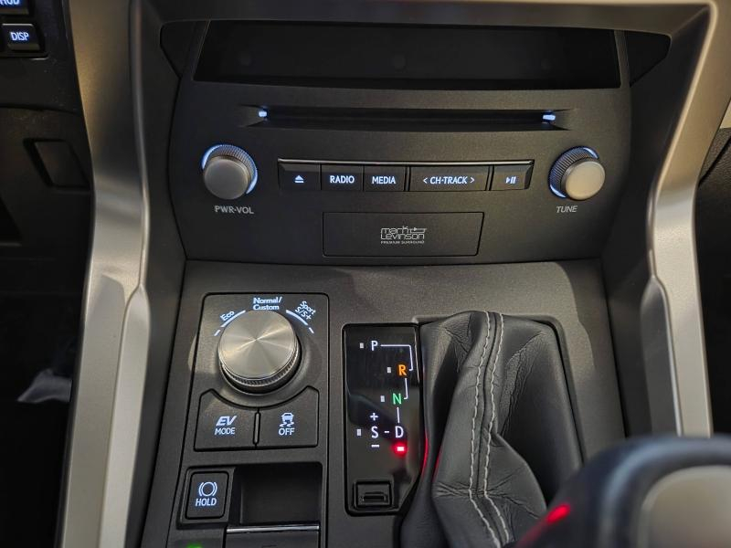 Photo 8 de l’annonce de LEXUS NX d’occasion à vendre à AUBIÈRE