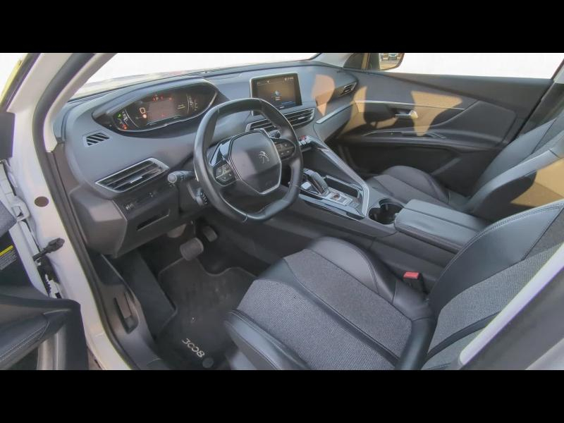 Photo 10 de l’annonce de PEUGEOT 3008 d’occasion à vendre à BOLLÈNE
