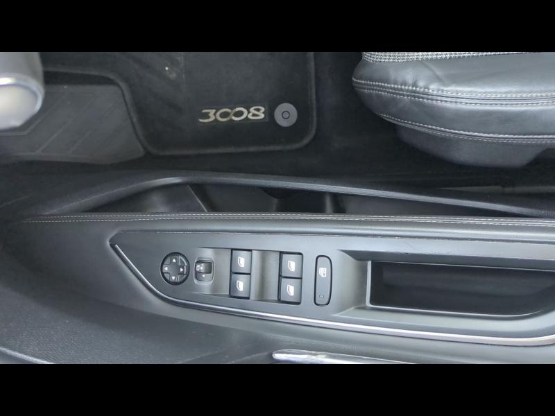 Photo 19 de l’annonce de PEUGEOT 3008 d’occasion à vendre à BOLLÈNE